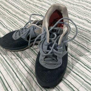 Nike PEGASUS 30 shoes. Size 8. Good used condition. Navy, light blue, and gray.